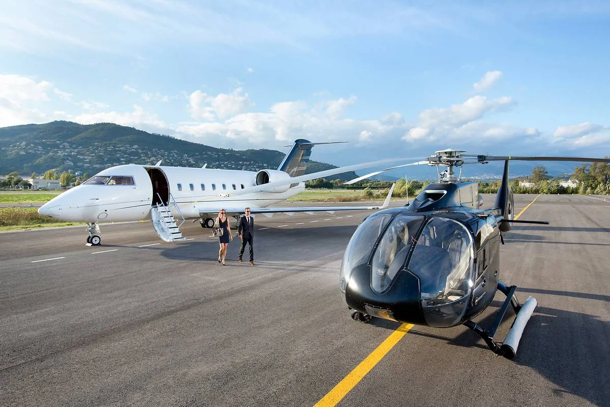 Cote d'Azur on a private jet: Cannes or Nice - which airport to choose? — Central Jets
